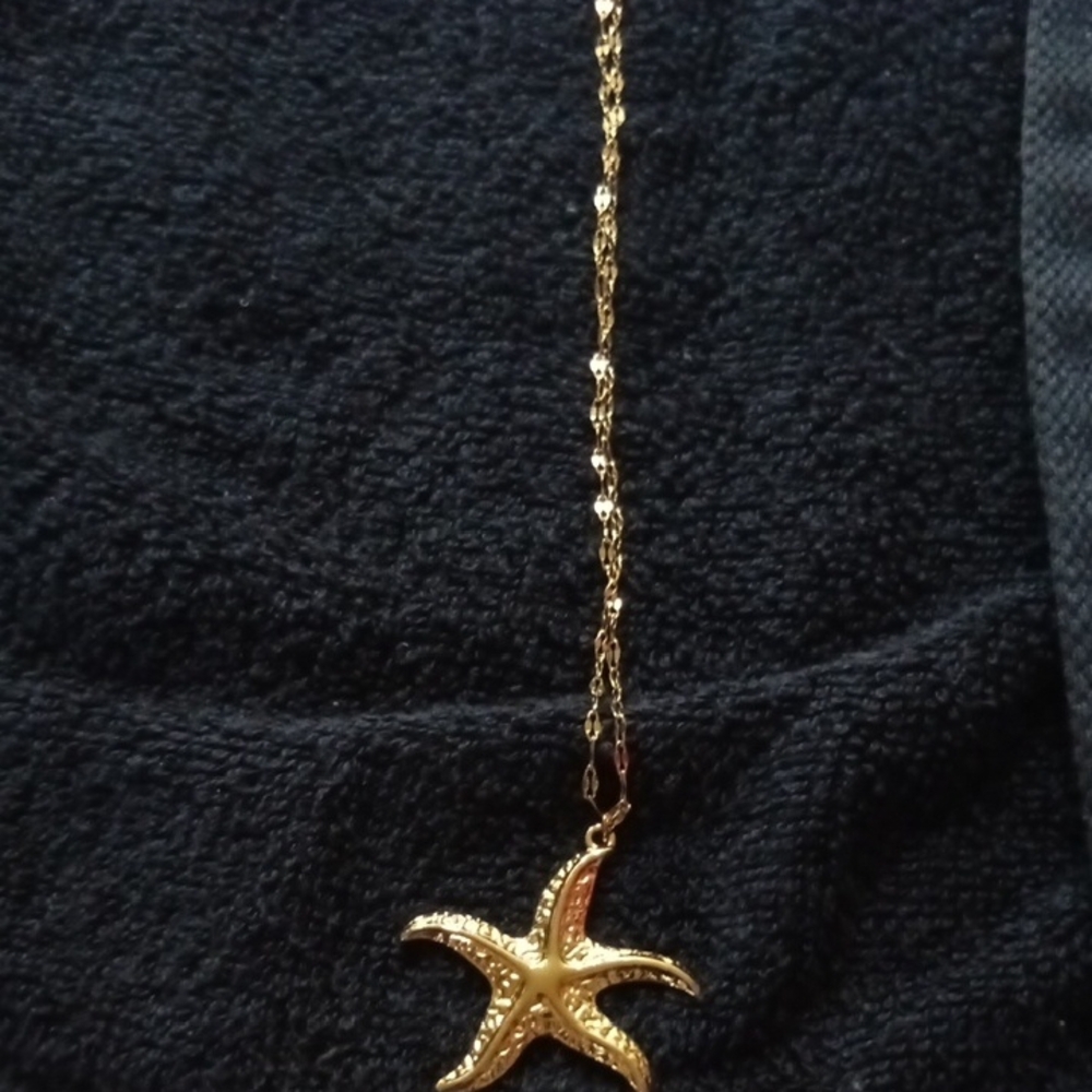 Gold Starfish Pendant Necklace